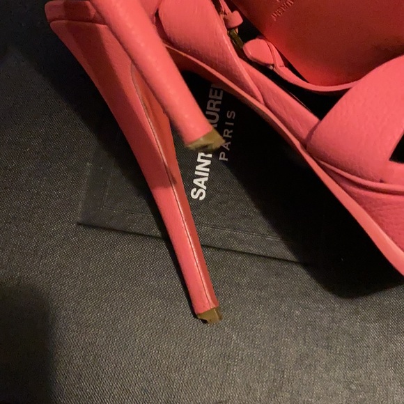 Shoes - Picture 5 of 7